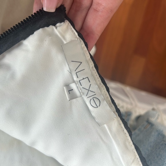 Alexis Black and White Peplum Blouse - Picture 7 of 8